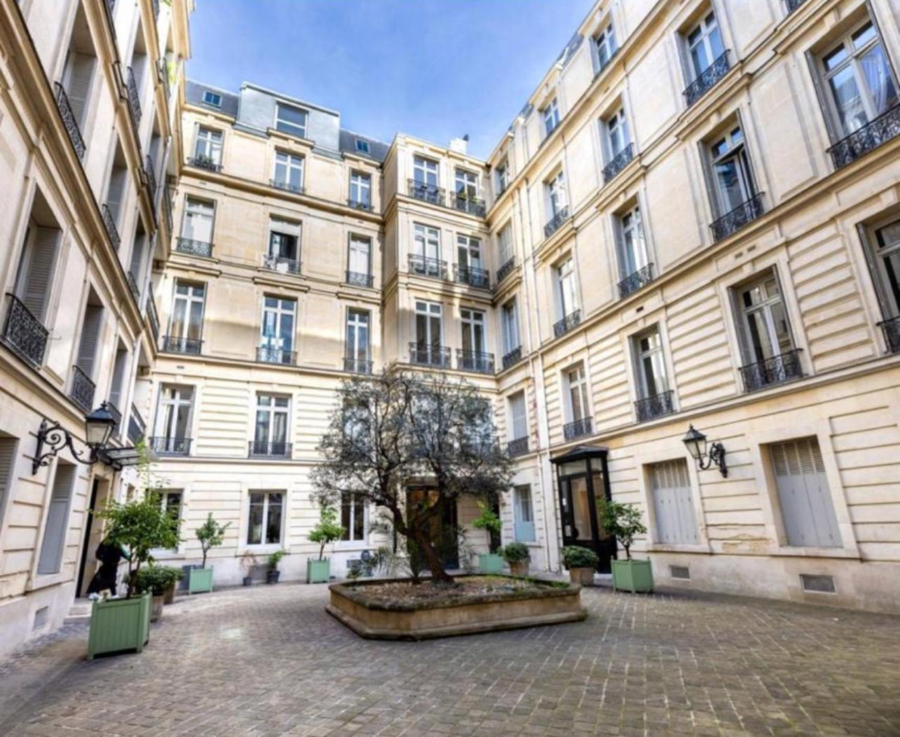 Luxe 16 Apartment *